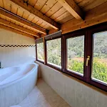 Vale Dos Sentidos 公寓